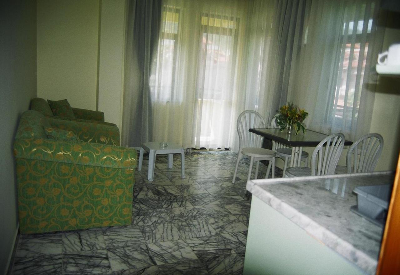 Oez-Ay Apart Otel Marmaris Buitenkant foto